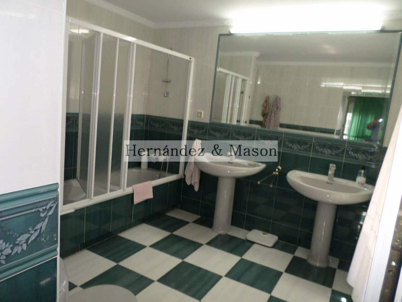 4 bedroom Villa for sale in Benalmadena with pool garage - € 1,150,000 (Ref: 3869817)