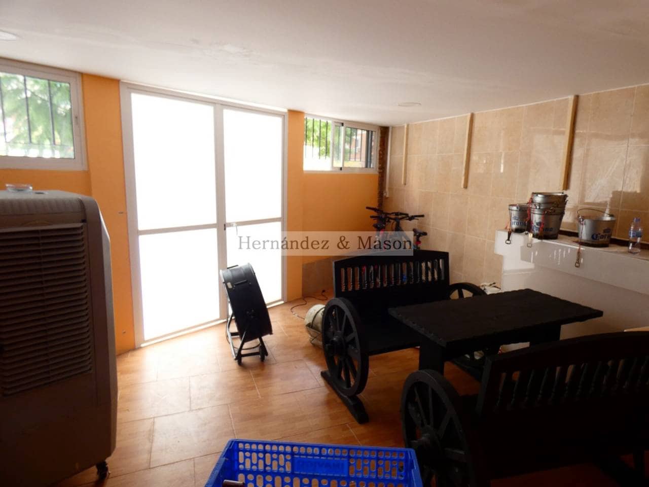 Restaurant/Bar til salgs i Torremolinos - € 250 000 (Ref: 6414582)