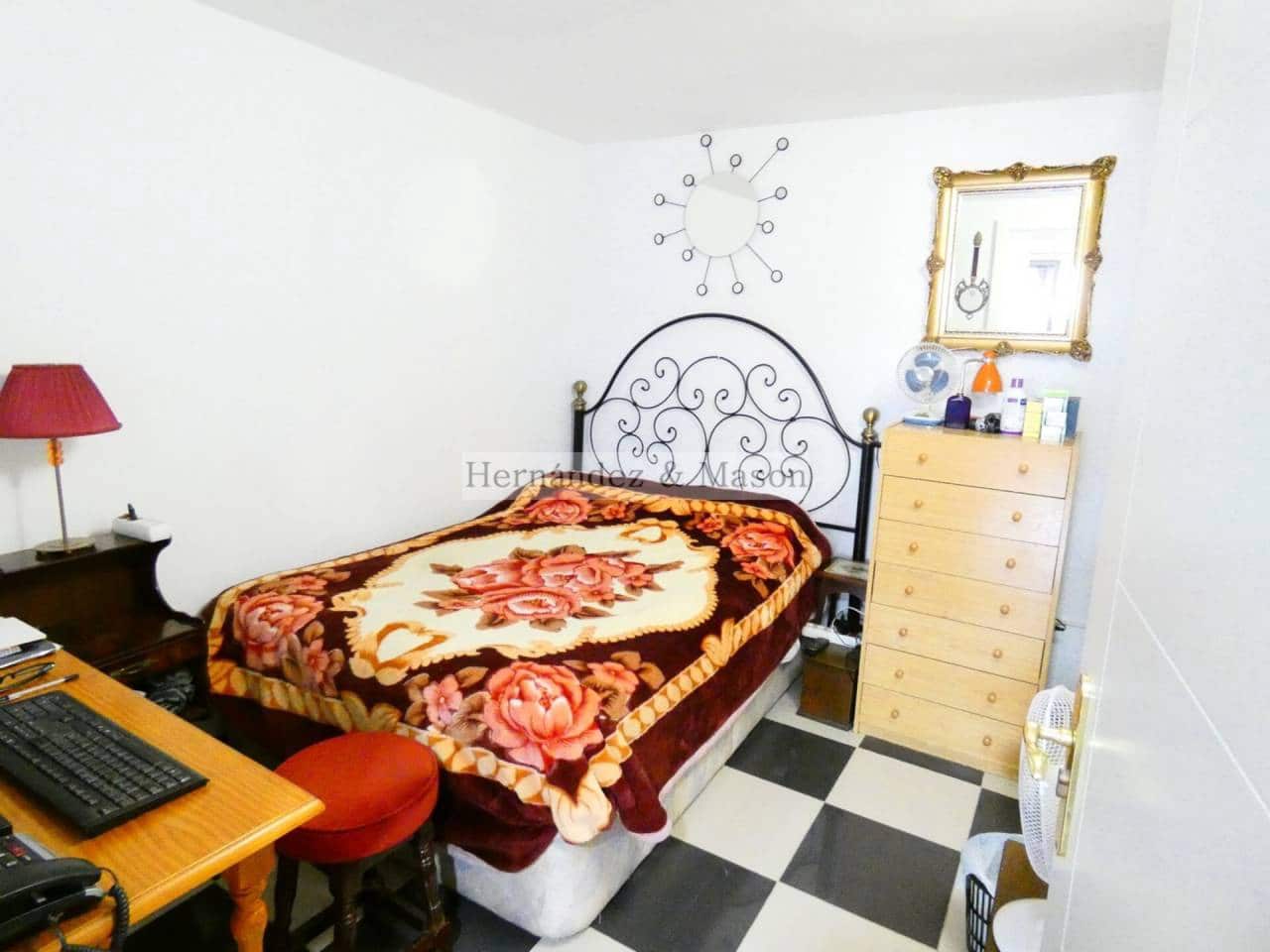 2 bedroom Flat for sale in Torremolinos with pool - € 330,000 (Ref: 6792171)