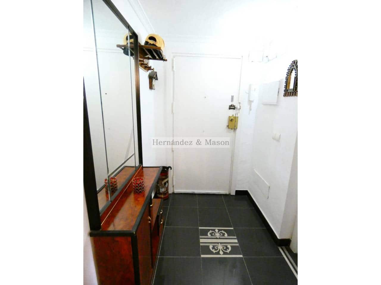 2 bedroom Flat for sale in Torremolinos with pool - € 330,000 (Ref: 6792171)