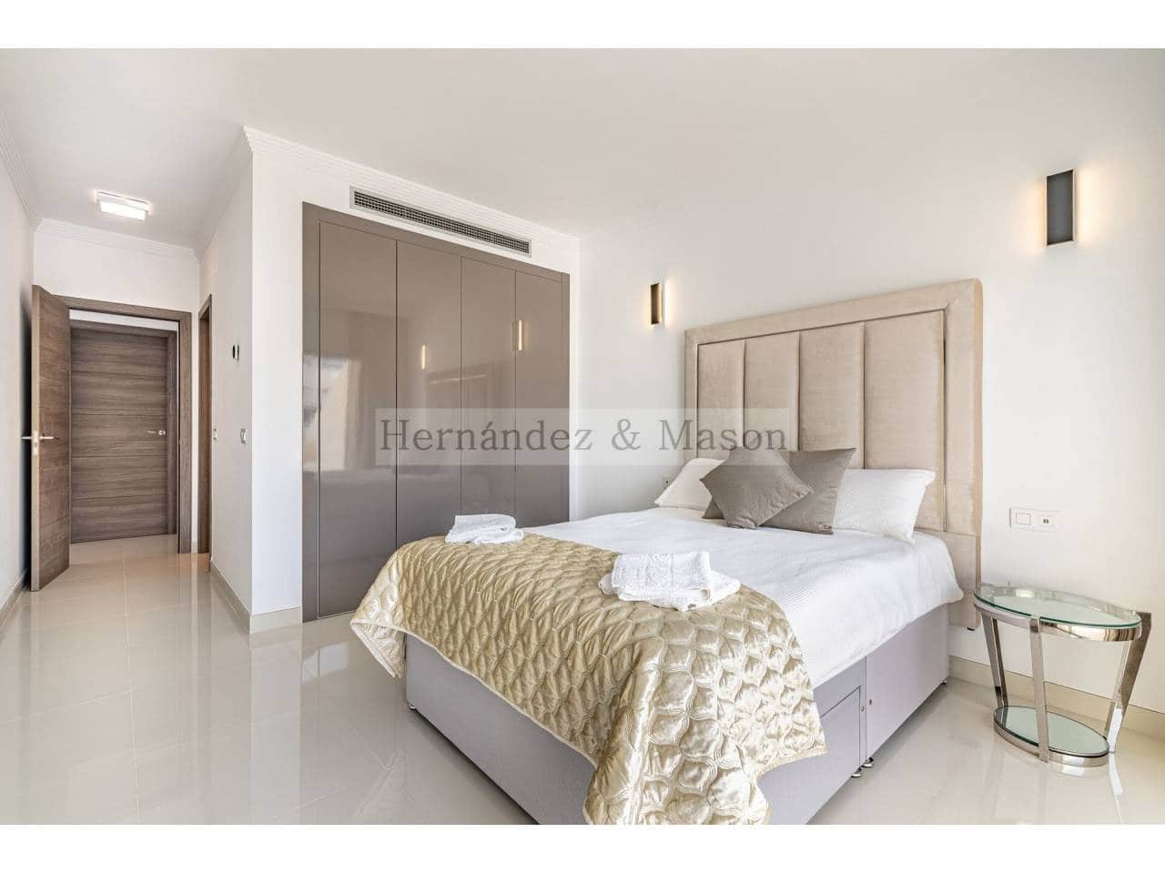 3 soverom Penthouse til salgs i Benalmadena med svømmebasseng garasje - € 1 300 000 (Ref: 7879833)