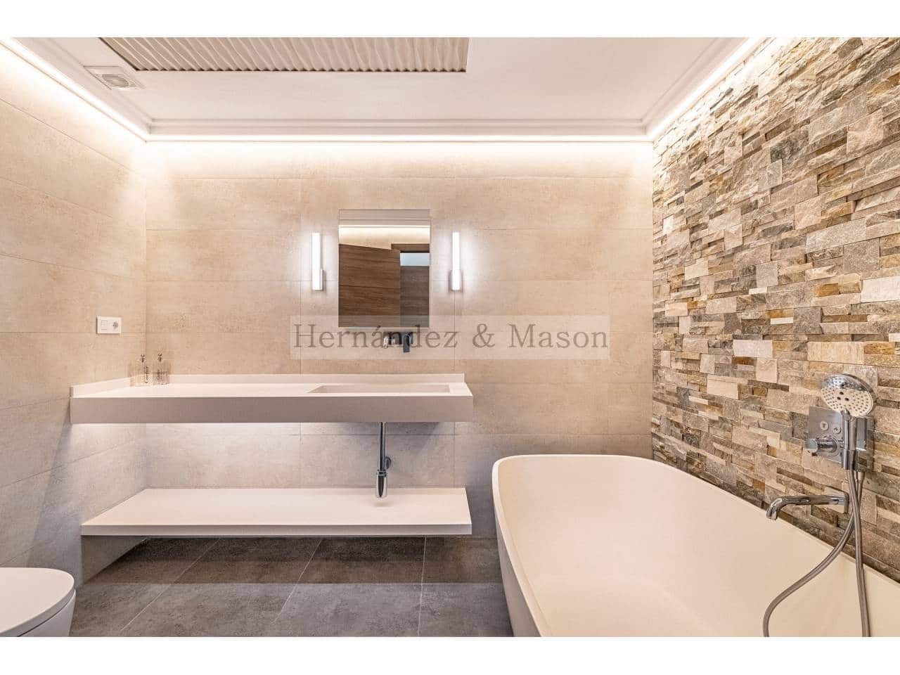 3 soverom Penthouse til salgs i Benalmadena med svømmebasseng garasje - € 1 300 000 (Ref: 7879833)