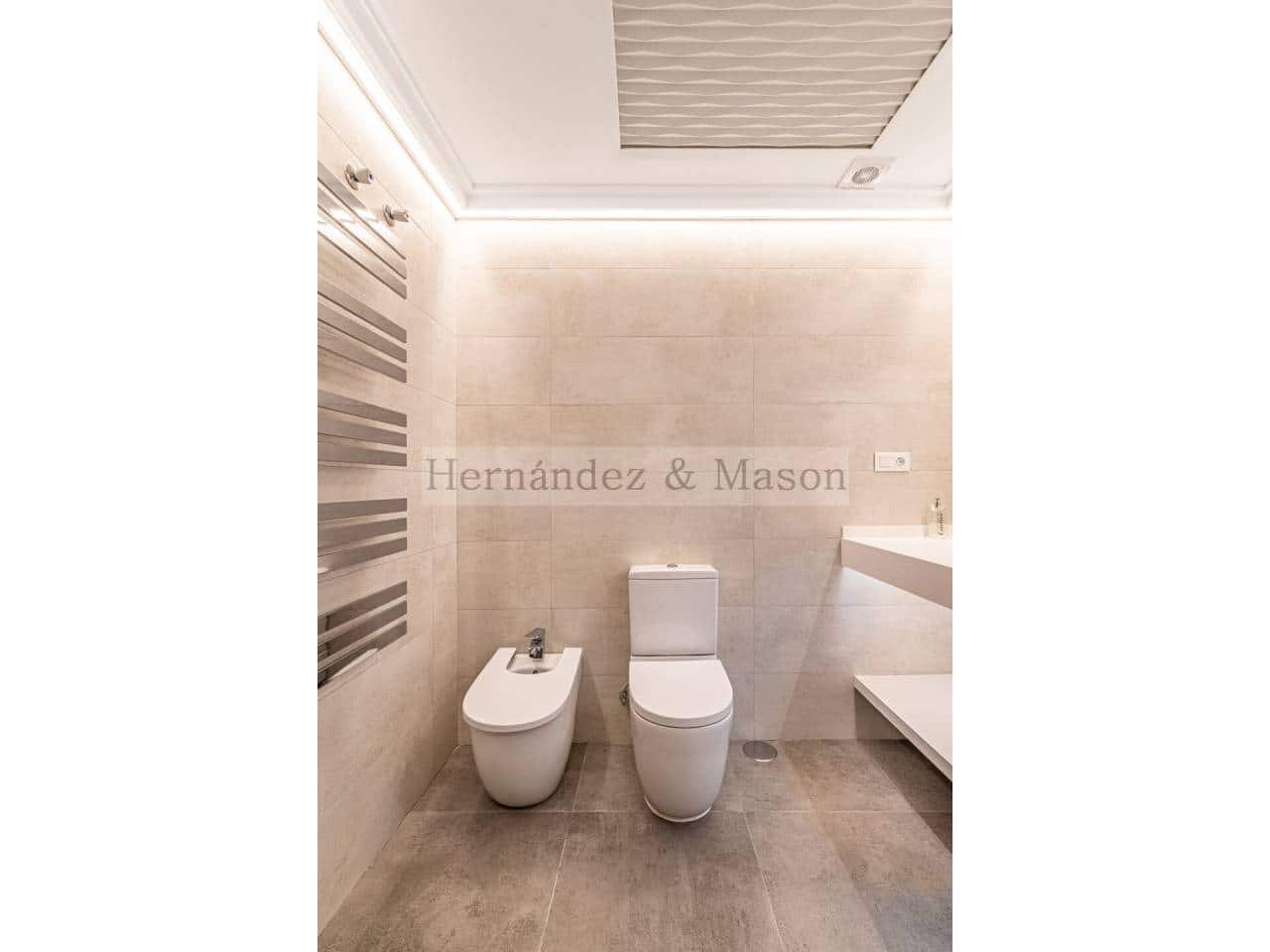 3 soverom Penthouse til salgs i Benalmadena med svømmebasseng garasje - € 1 300 000 (Ref: 7879833)