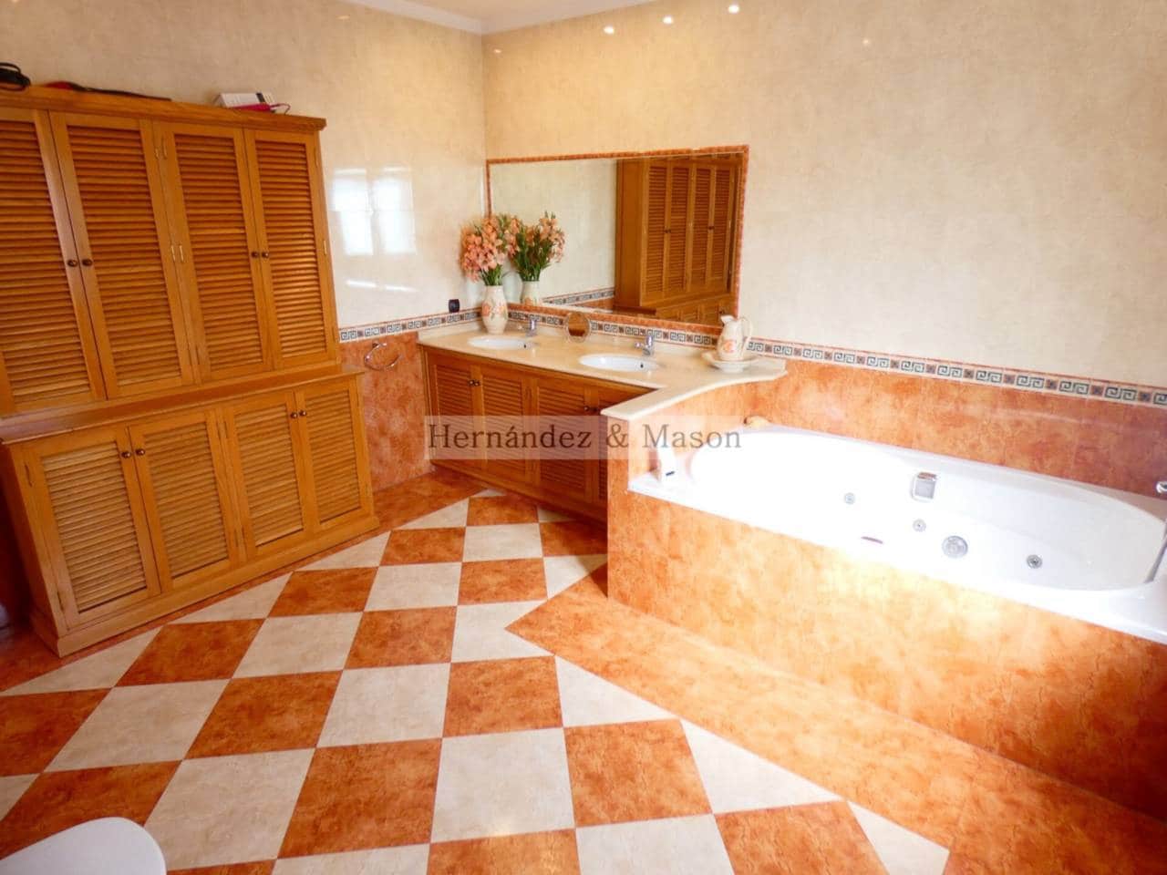 4 chambre Villa/Maison à vendre à Benalmadena avec piscine garage - 1 650 000 € (Ref: 8359173)