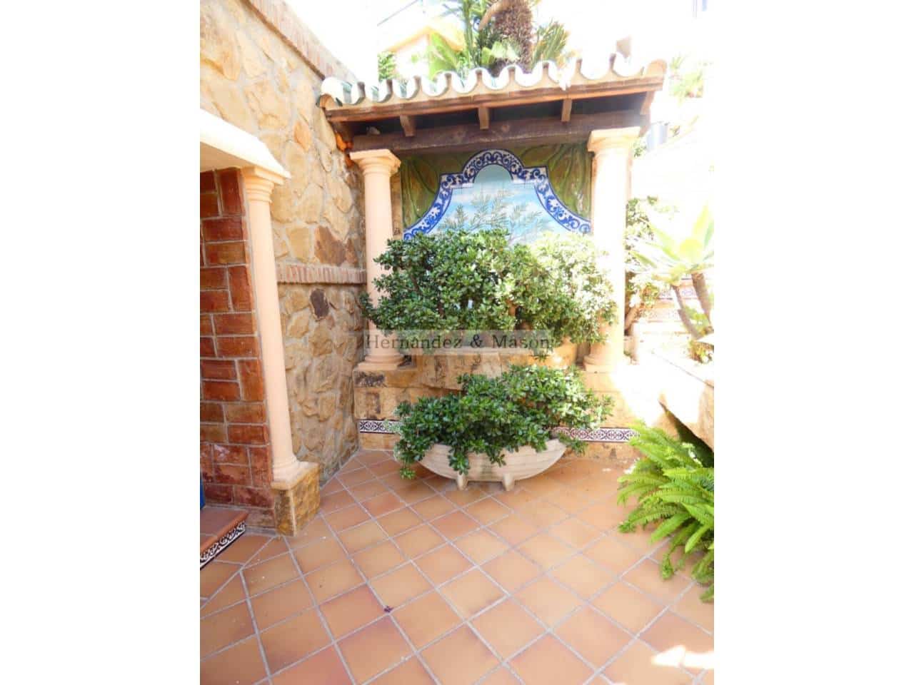 7 sypialnia Willa na sprzedaż w Torrequebrada z basenem garażem - 2 195 000 € (Ref: 8359176)