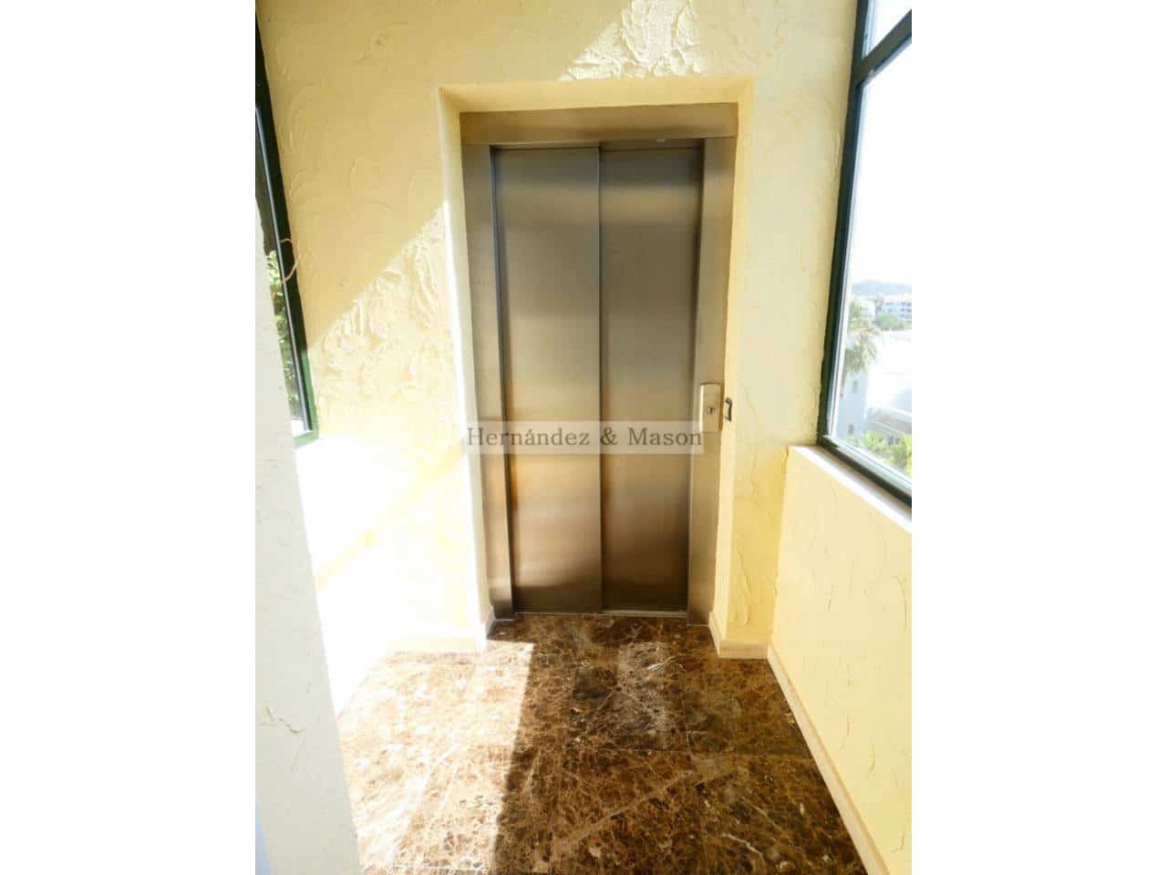 7 sypialnia Willa na sprzedaż w Torrequebrada z basenem garażem - 2 195 000 € (Ref: 8359176)