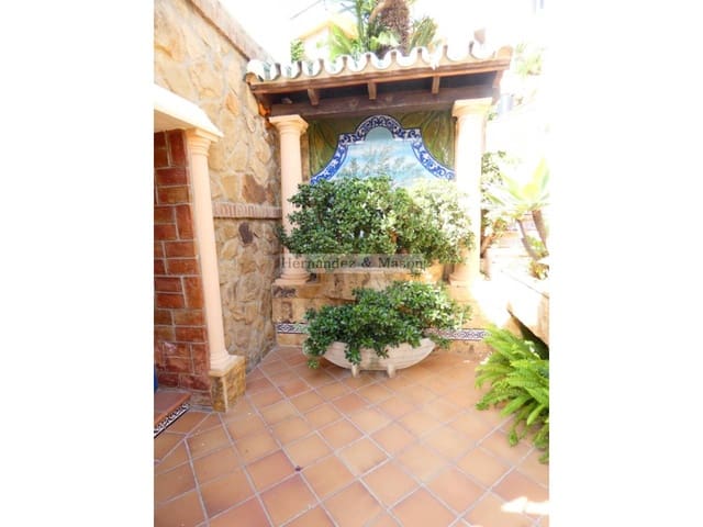 7 sypialnia Willa na sprzedaż w Nueva Torrequebrada, Benalmádena z basenem garażem - 2 195 000 € (Ref: 8359176)