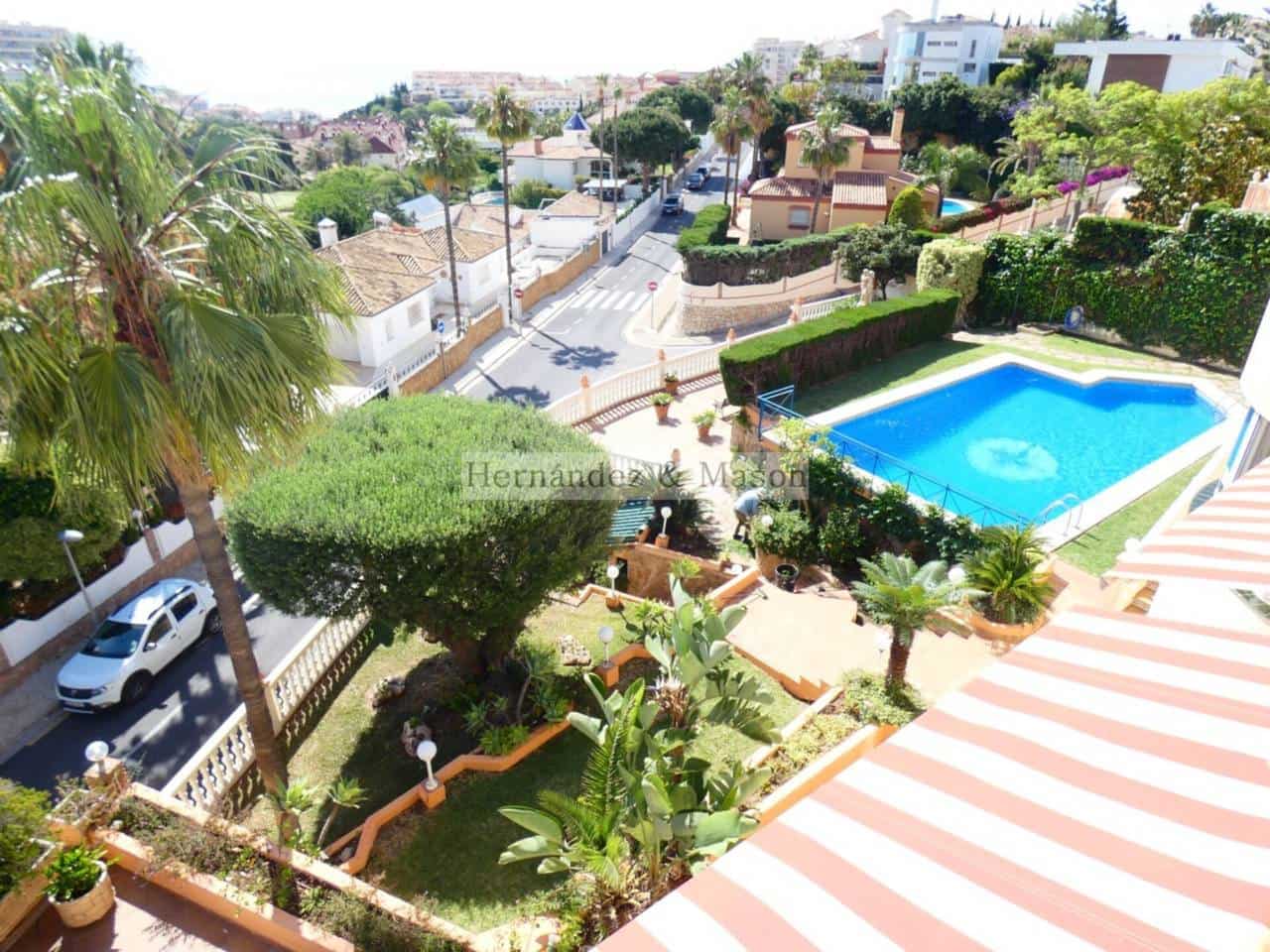 7 sypialnia Willa na sprzedaż w Torrequebrada z basenem garażem - 2 195 000 € (Ref: 8359176)