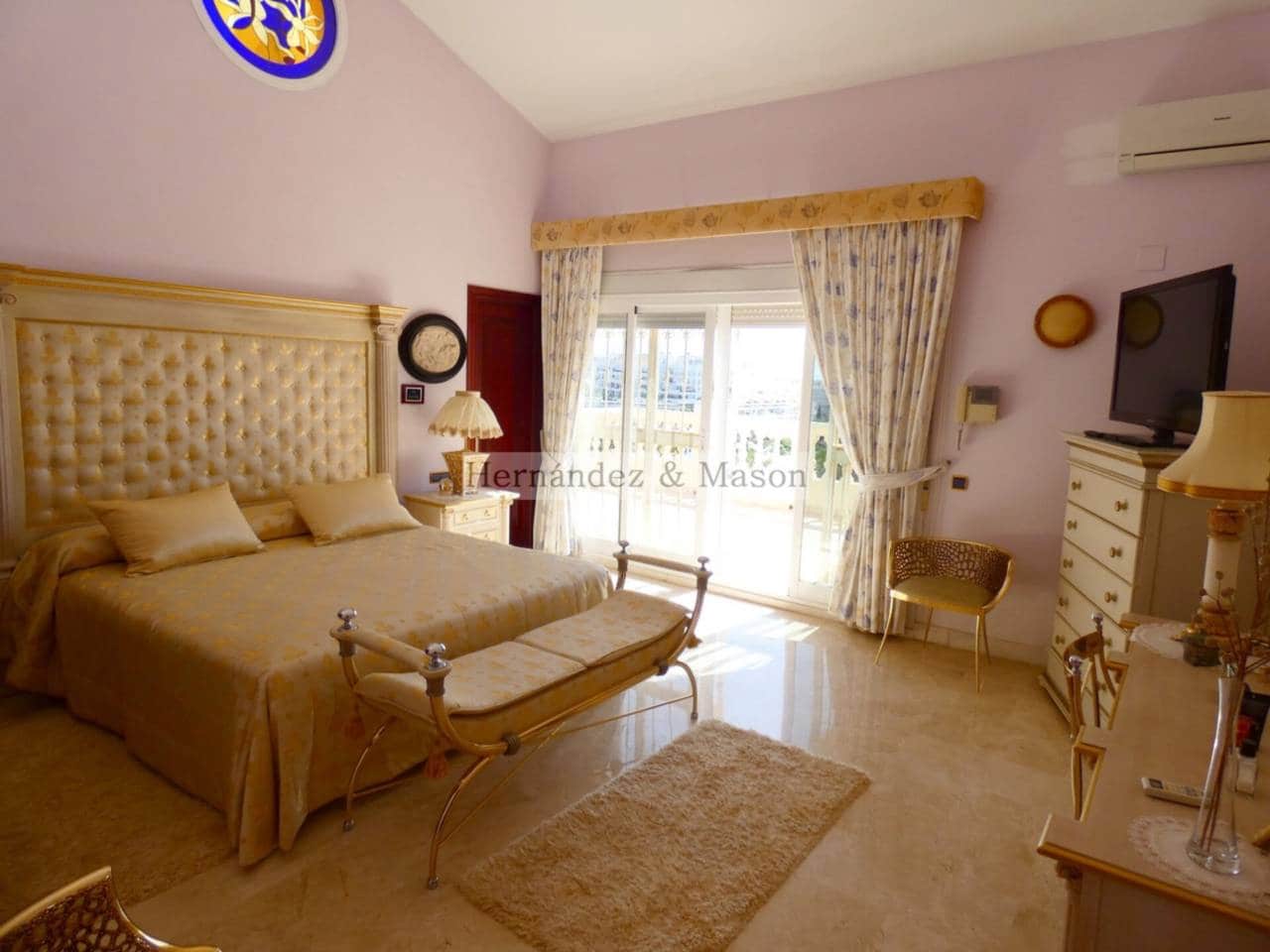 7 sypialnia Willa na sprzedaż w Torrequebrada z basenem garażem - 2 195 000 € (Ref: 8359176)