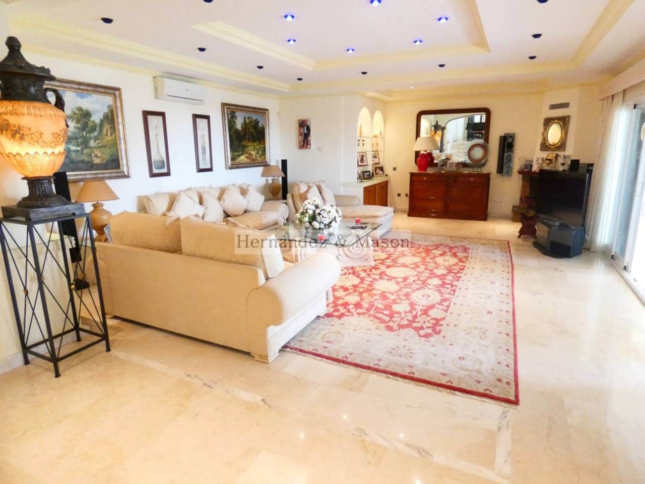 7 sypialnia Willa na sprzedaż w Torrequebrada z basenem garażem - 2 195 000 € (Ref: 8359176)