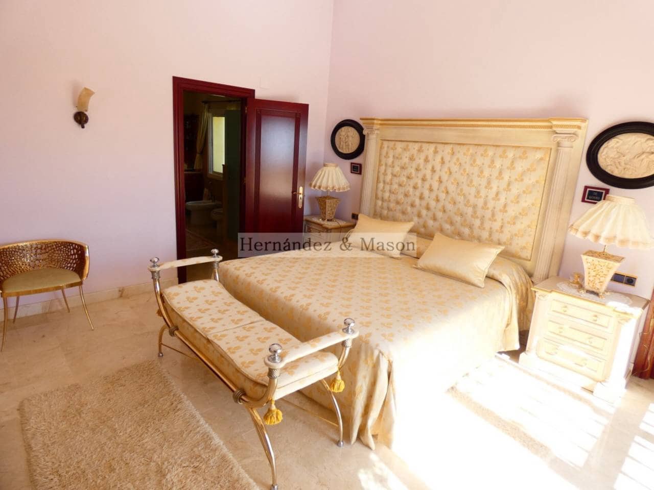 7 sypialnia Willa na sprzedaż w Torrequebrada z basenem garażem - 2 195 000 € (Ref: 8359176)