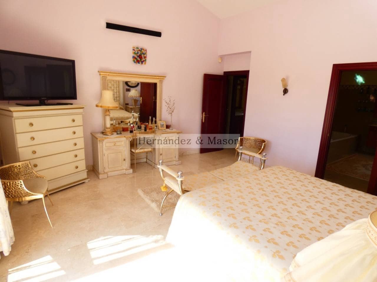 7 sypialnia Willa na sprzedaż w Torrequebrada z basenem garażem - 2 195 000 € (Ref: 8359176)