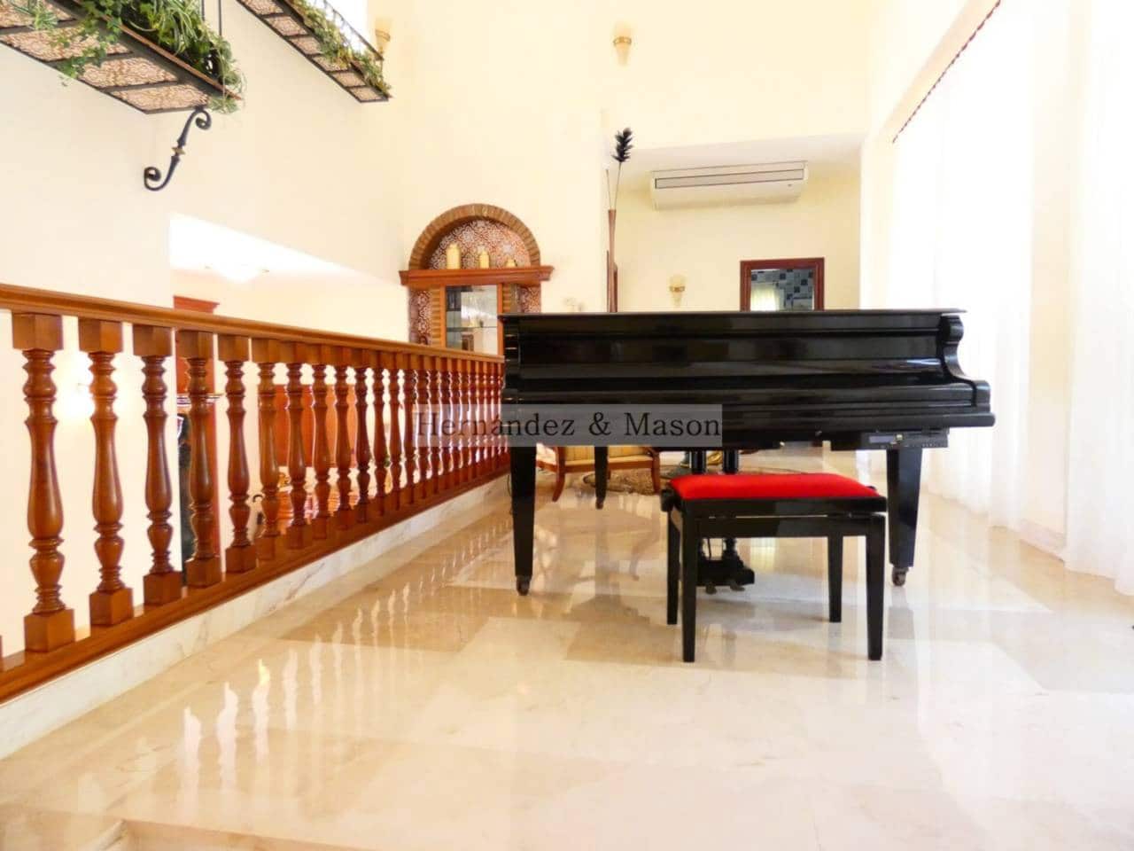 7 sypialnia Willa na sprzedaż w Torrequebrada z basenem garażem - 2 195 000 € (Ref: 8359176)