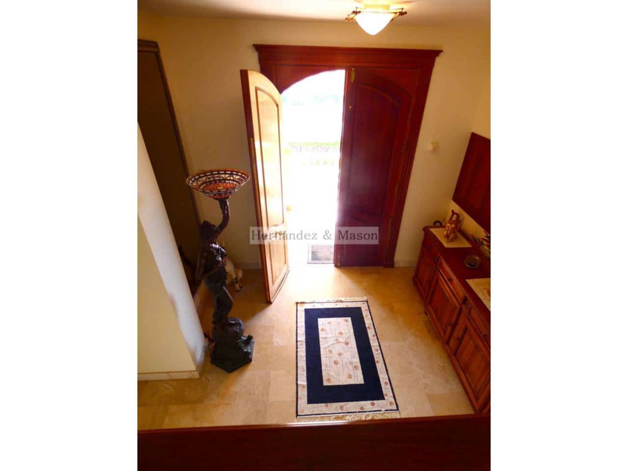 7 sypialnia Willa na sprzedaż w Torrequebrada z basenem garażem - 2 195 000 € (Ref: 8359176)