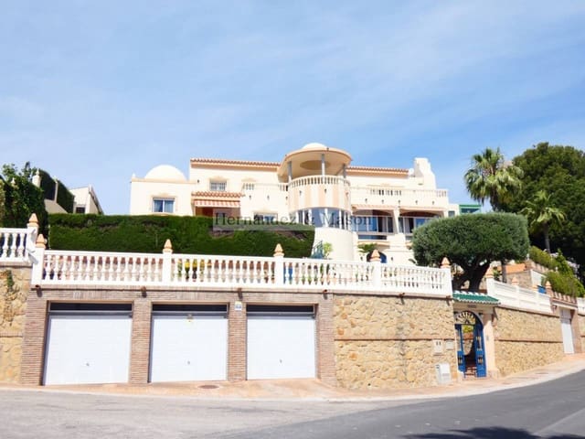7 sypialnia Willa na sprzedaż w Nueva Torrequebrada, Benalmádena z basenem garażem - 2 195 000 € (Ref: 8359176)