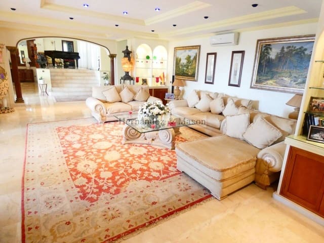 7 sypialnia Willa na sprzedaż w Nueva Torrequebrada, Benalmádena z basenem garażem - 2 195 000 € (Ref: 8359176)