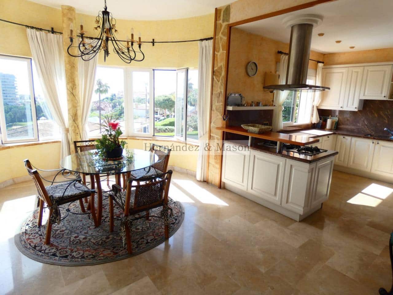 7 sypialnia Willa na sprzedaż w Torrequebrada z basenem garażem - 2 195 000 € (Ref: 8359176)