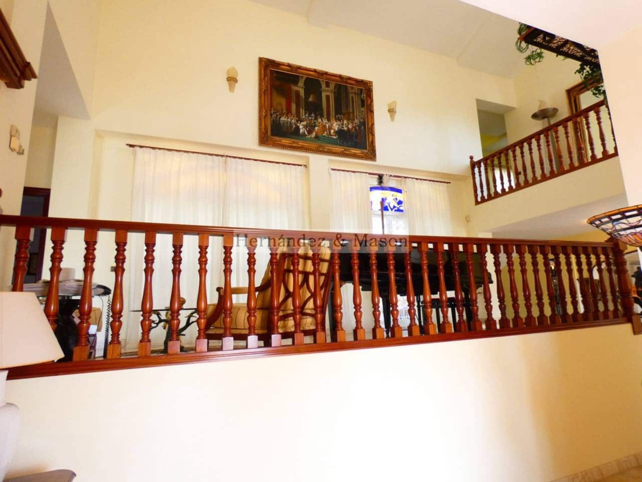 7 sypialnia Willa na sprzedaż w Torrequebrada z basenem garażem - 2 195 000 € (Ref: 8359176)