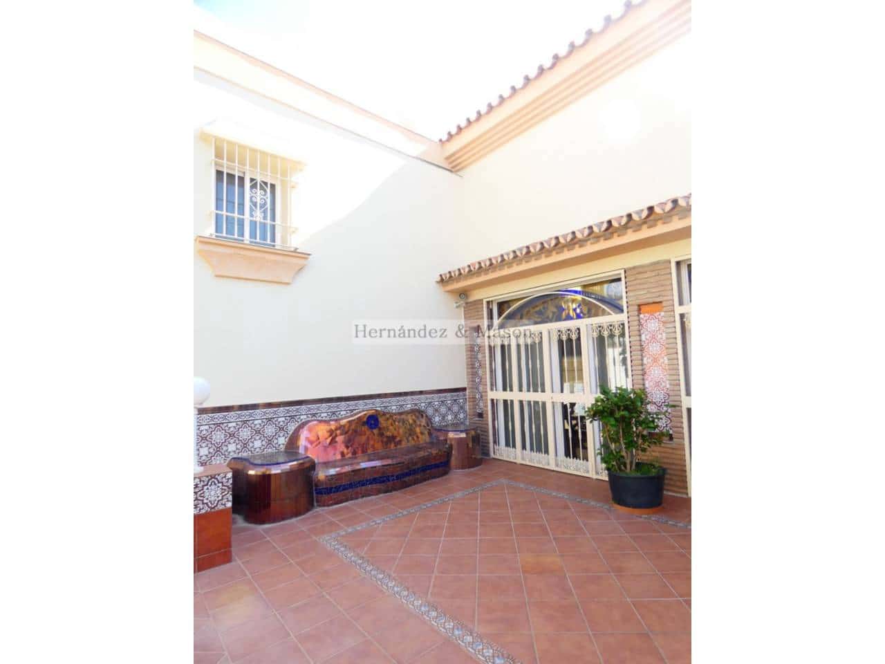 7 sypialnia Willa na sprzedaż w Torrequebrada z basenem garażem - 2 195 000 € (Ref: 8359176)