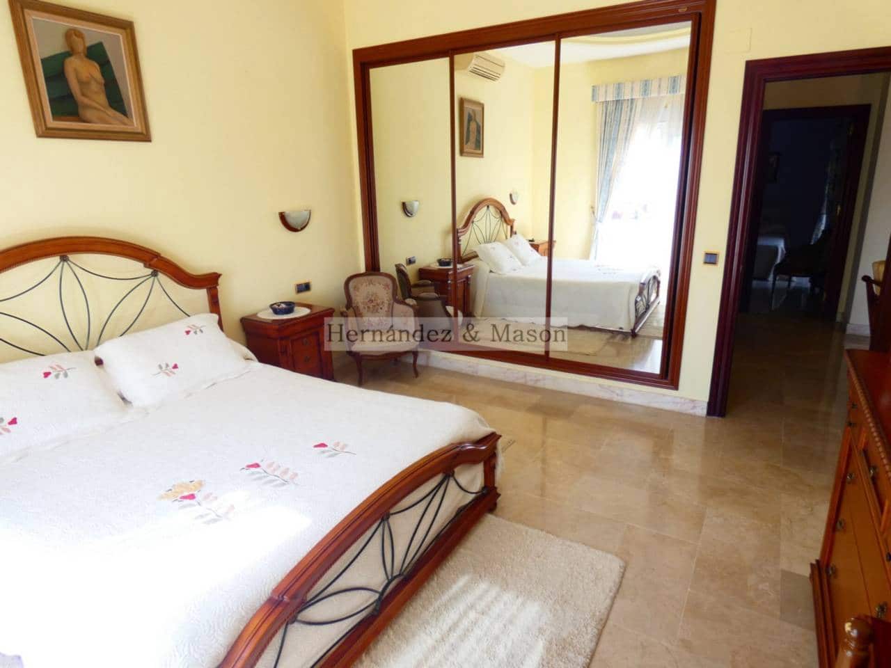 7 sypialnia Willa na sprzedaż w Torrequebrada z basenem garażem - 2 195 000 € (Ref: 8359176)