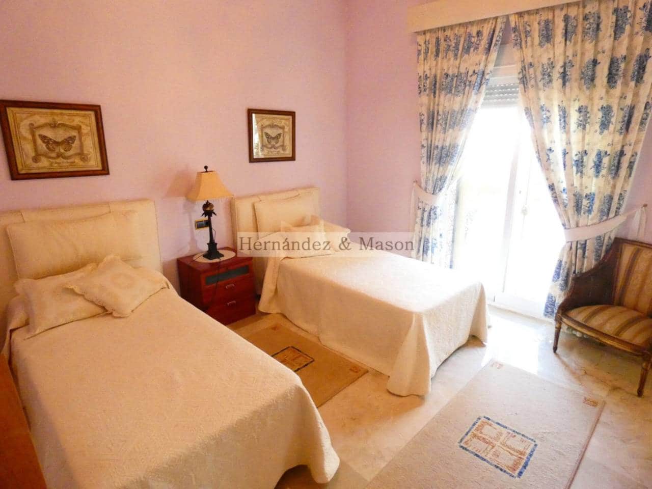 7 sypialnia Willa na sprzedaż w Torrequebrada z basenem garażem - 2 195 000 € (Ref: 8359176)