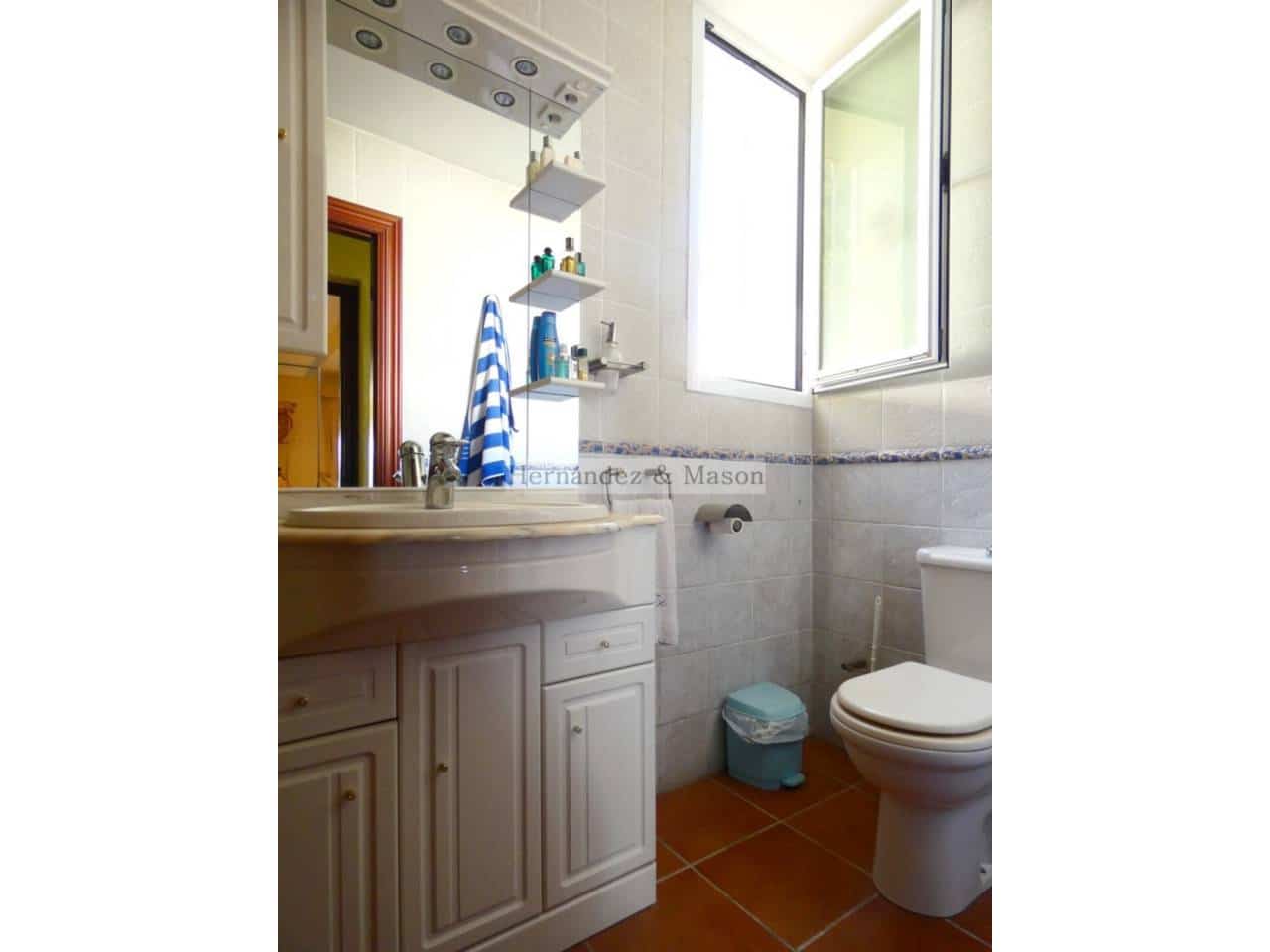 7 sypialnia Willa na sprzedaż w Torrequebrada z basenem garażem - 2 195 000 € (Ref: 8359176)