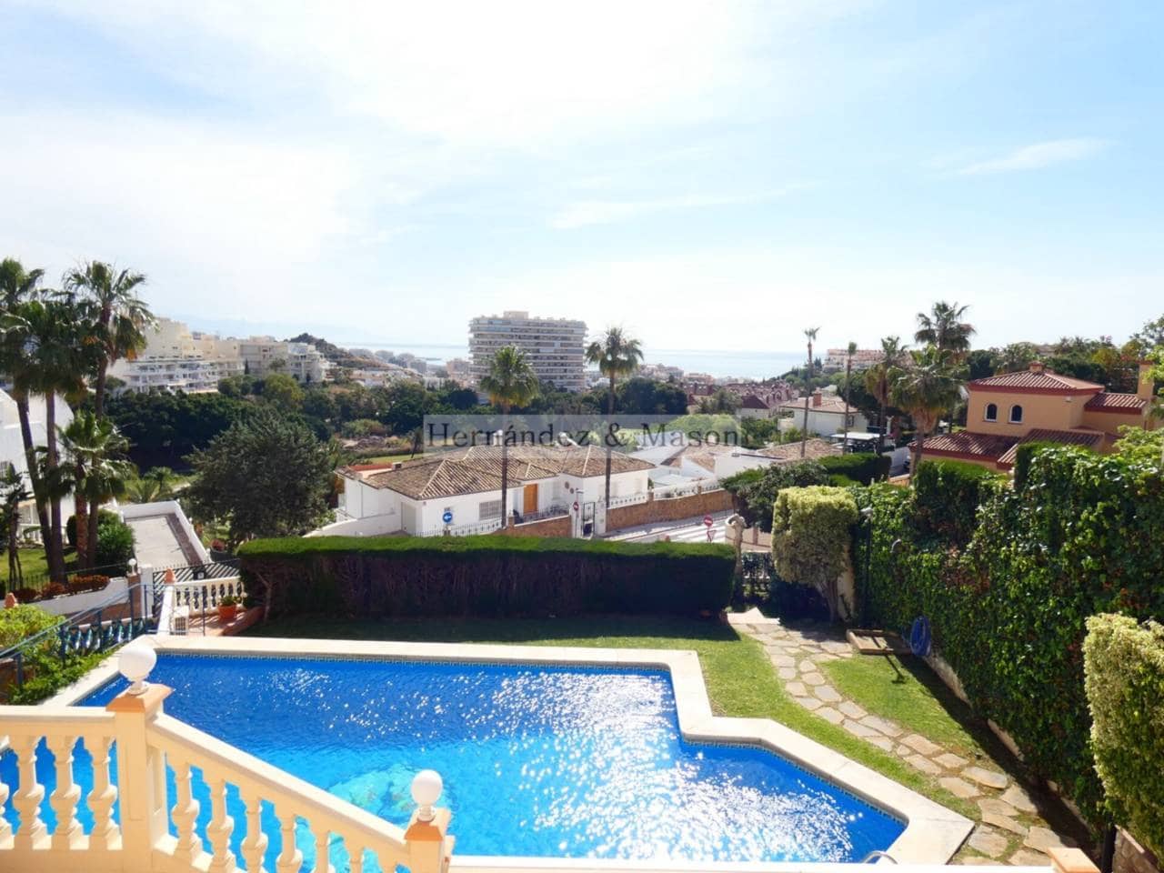 7 sypialnia Willa na sprzedaż w Torrequebrada z basenem garażem - 2 195 000 € (Ref: 8359176)