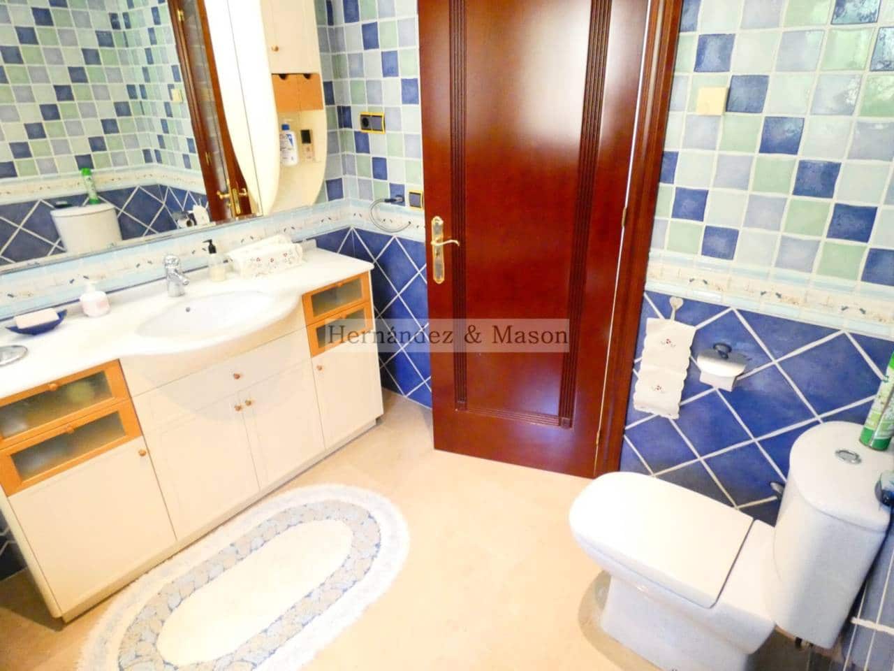 7 sypialnia Willa na sprzedaż w Torrequebrada z basenem garażem - 2 195 000 € (Ref: 8359176)