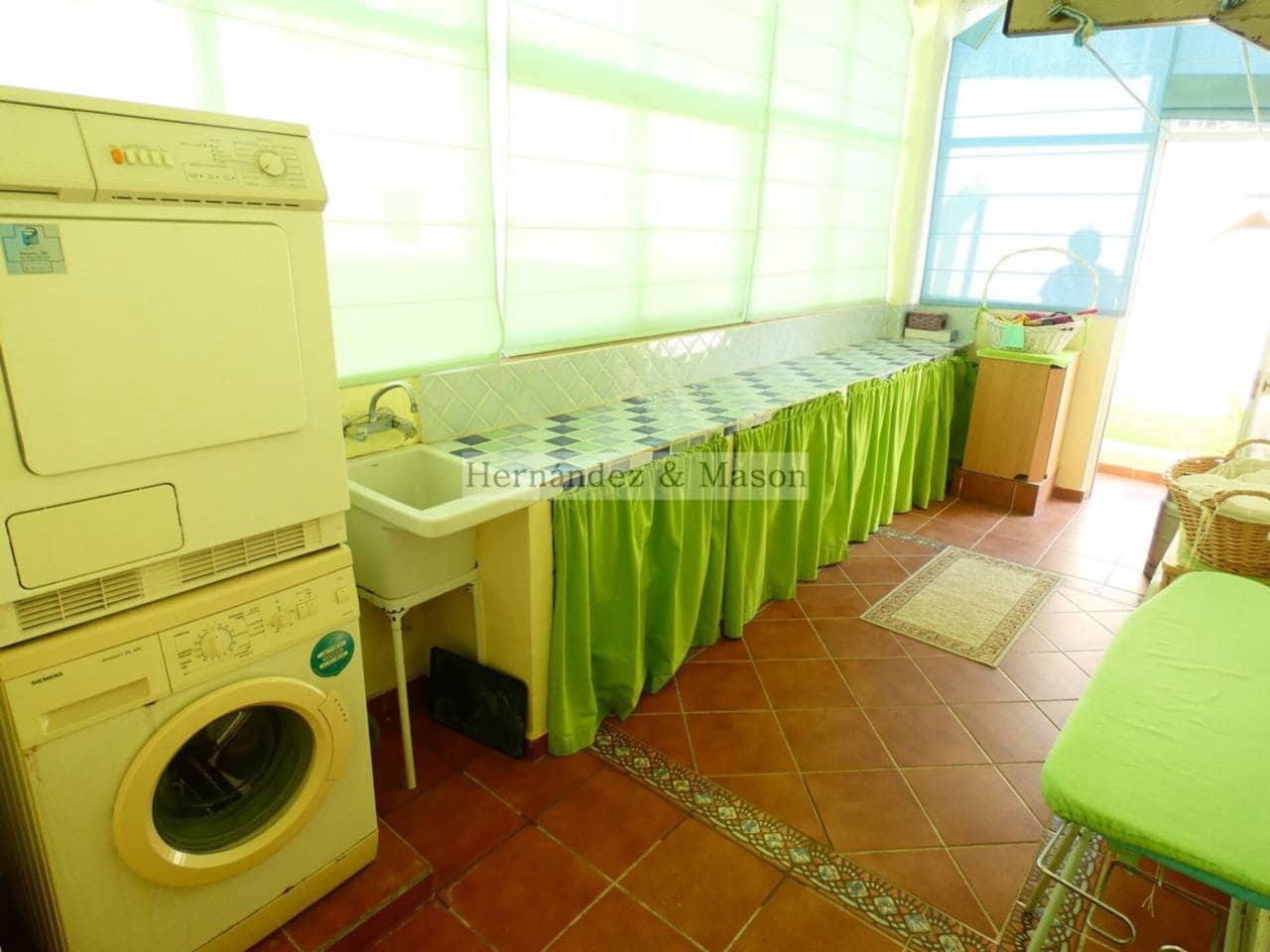 7 sypialnia Willa na sprzedaż w Torrequebrada z basenem garażem - 2 195 000 € (Ref: 8359176)