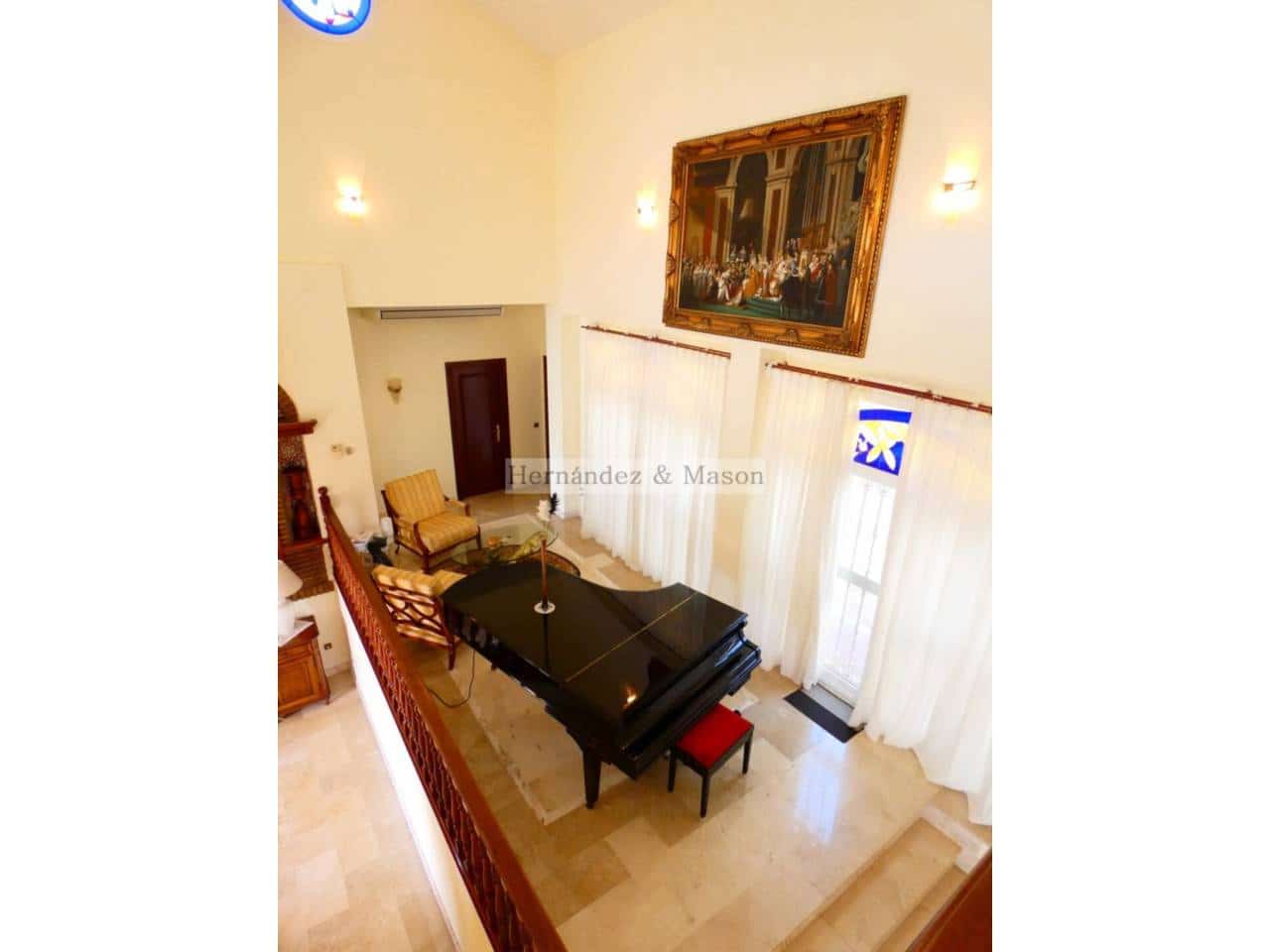 7 sypialnia Willa na sprzedaż w Torrequebrada z basenem garażem - 2 195 000 € (Ref: 8359176)