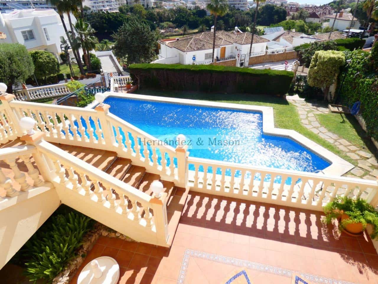 7 sypialnia Willa na sprzedaż w Torrequebrada z basenem garażem - 2 195 000 € (Ref: 8359176)