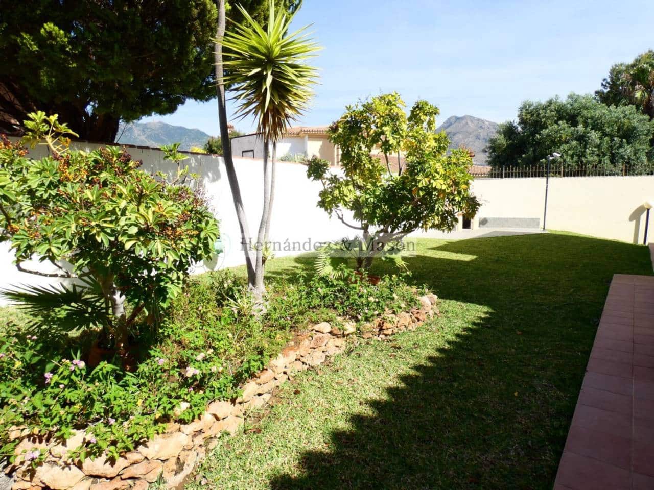 7 sypialnia Willa na sprzedaż w Torrequebrada z basenem garażem - 2 195 000 € (Ref: 8359176)