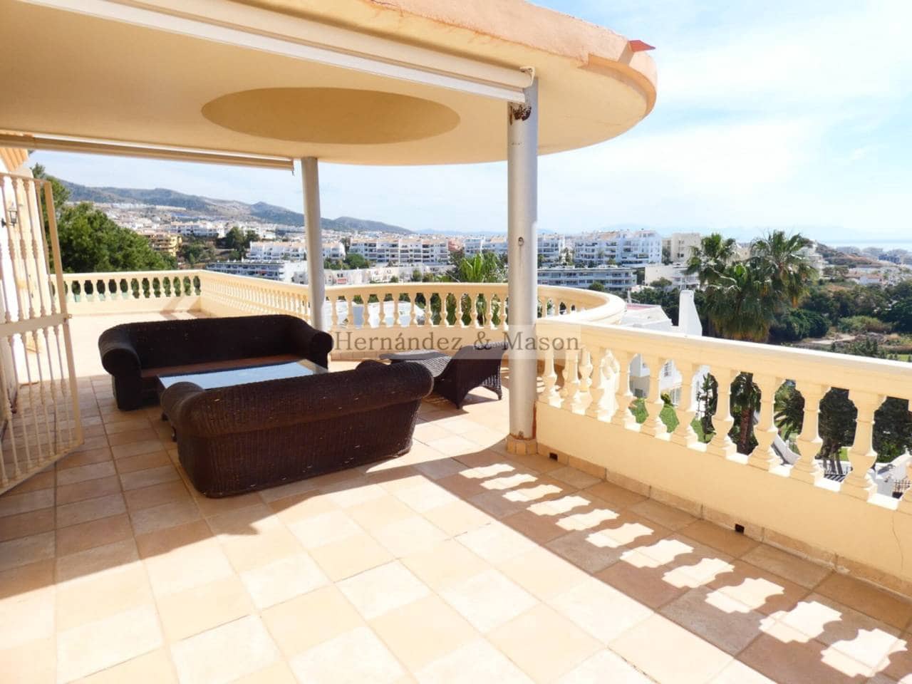 7 sypialnia Willa na sprzedaż w Torrequebrada z basenem garażem - 2 195 000 € (Ref: 8359176)