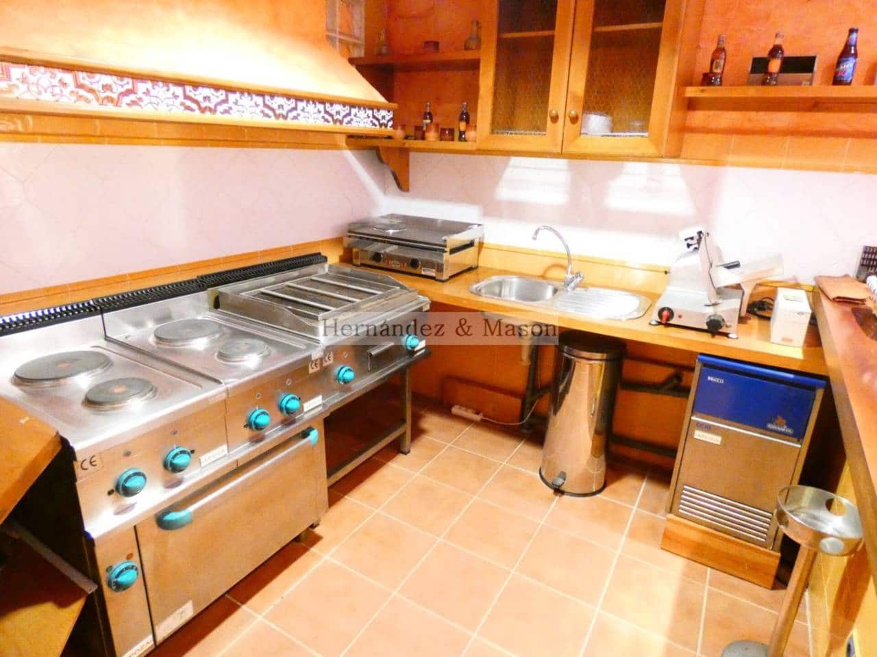 7 sypialnia Willa na sprzedaż w Torrequebrada z basenem garażem - 2 195 000 € (Ref: 8359176)