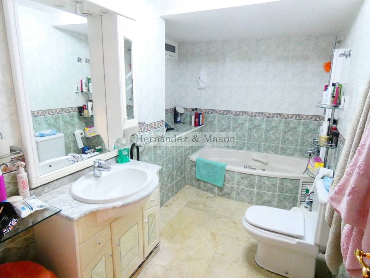 7 sypialnia Willa na sprzedaż w Torrequebrada z basenem garażem - 2 195 000 € (Ref: 8359176)