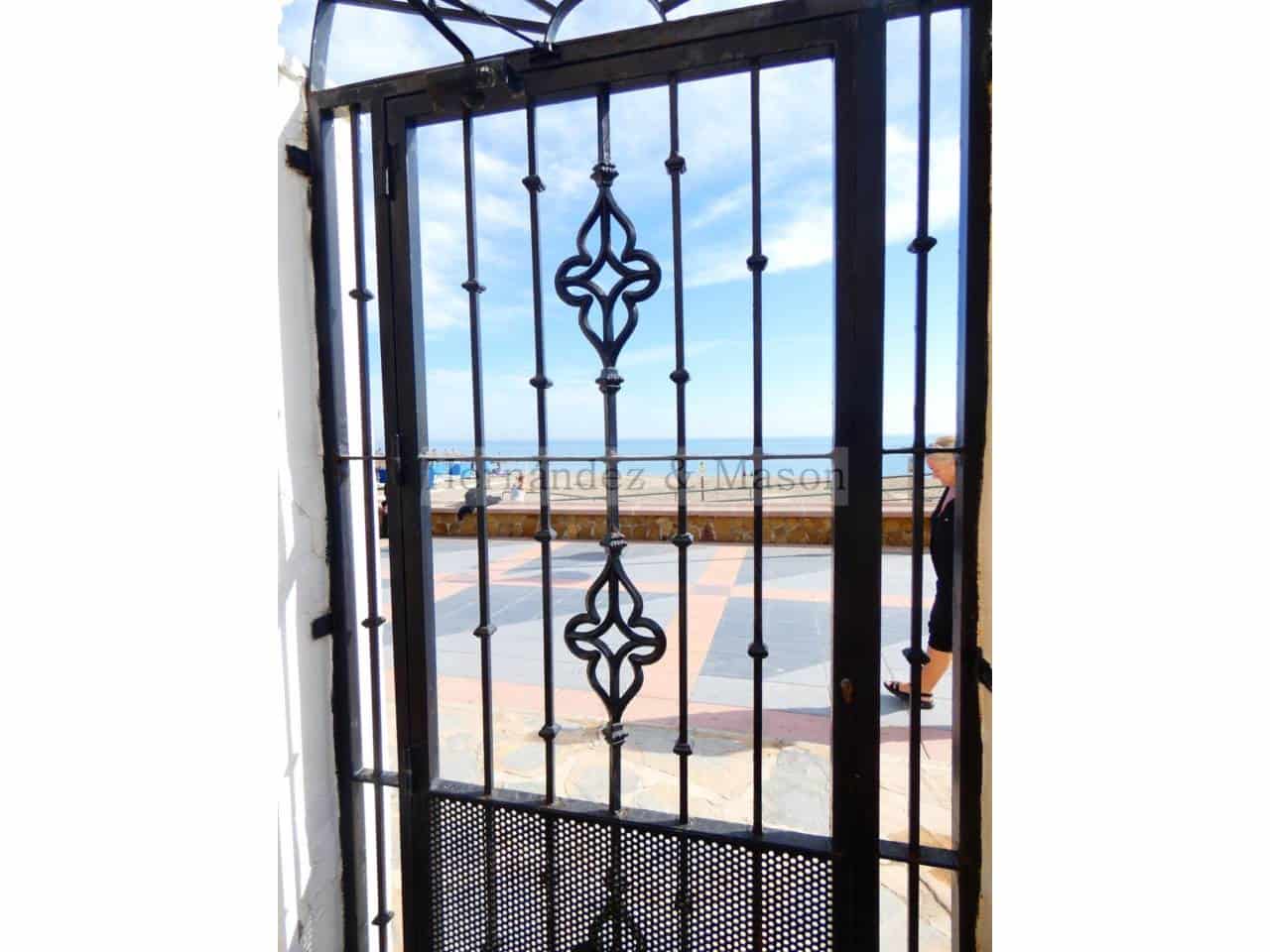 2 bedroom Flat for sale in Torremolinos with pool garage - € 430,000 (Ref: 8828378)