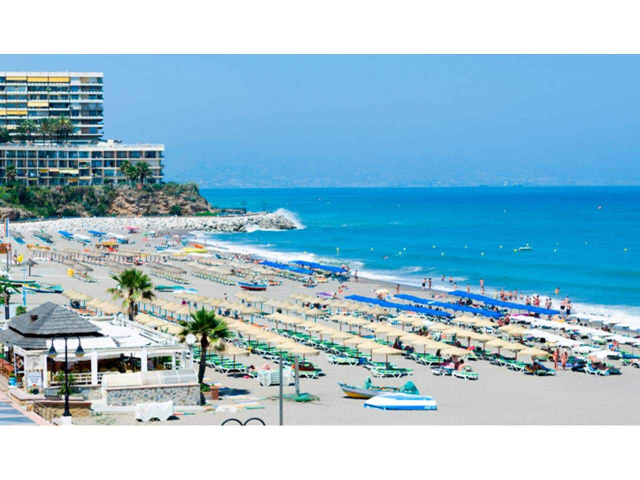 Kaupallinen myytävänä paikassa Torremolinos - 175 000 € (Ref: 8871406)