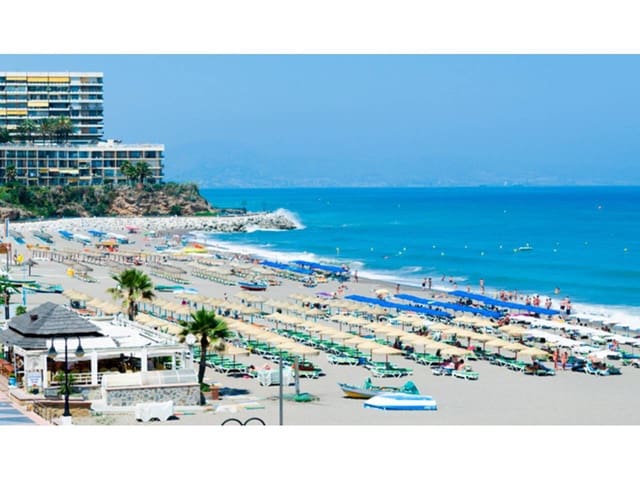 Kaupallinen myytävänä paikassa Torremolinos - 175 000 € (Ref: 8871406)