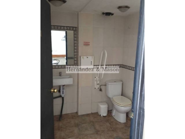 Kaupallinen myytävänä paikassa Torremolinos - 120 000 € (Ref: 8941062)