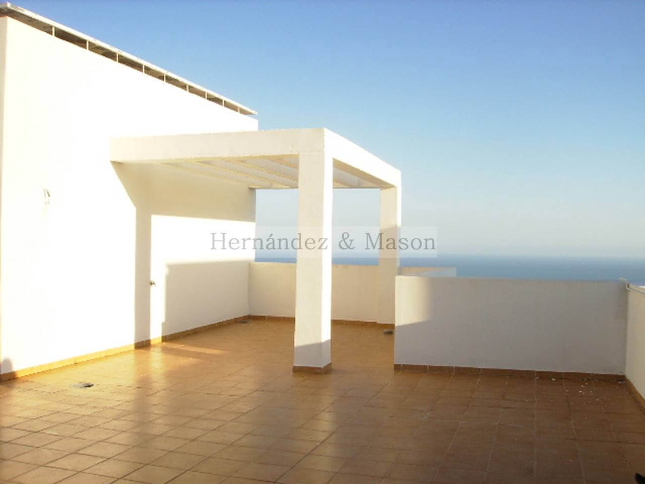Ático de 2 habitaciones en Benalmádena en venta - 593.000 € (Ref: 9022905)