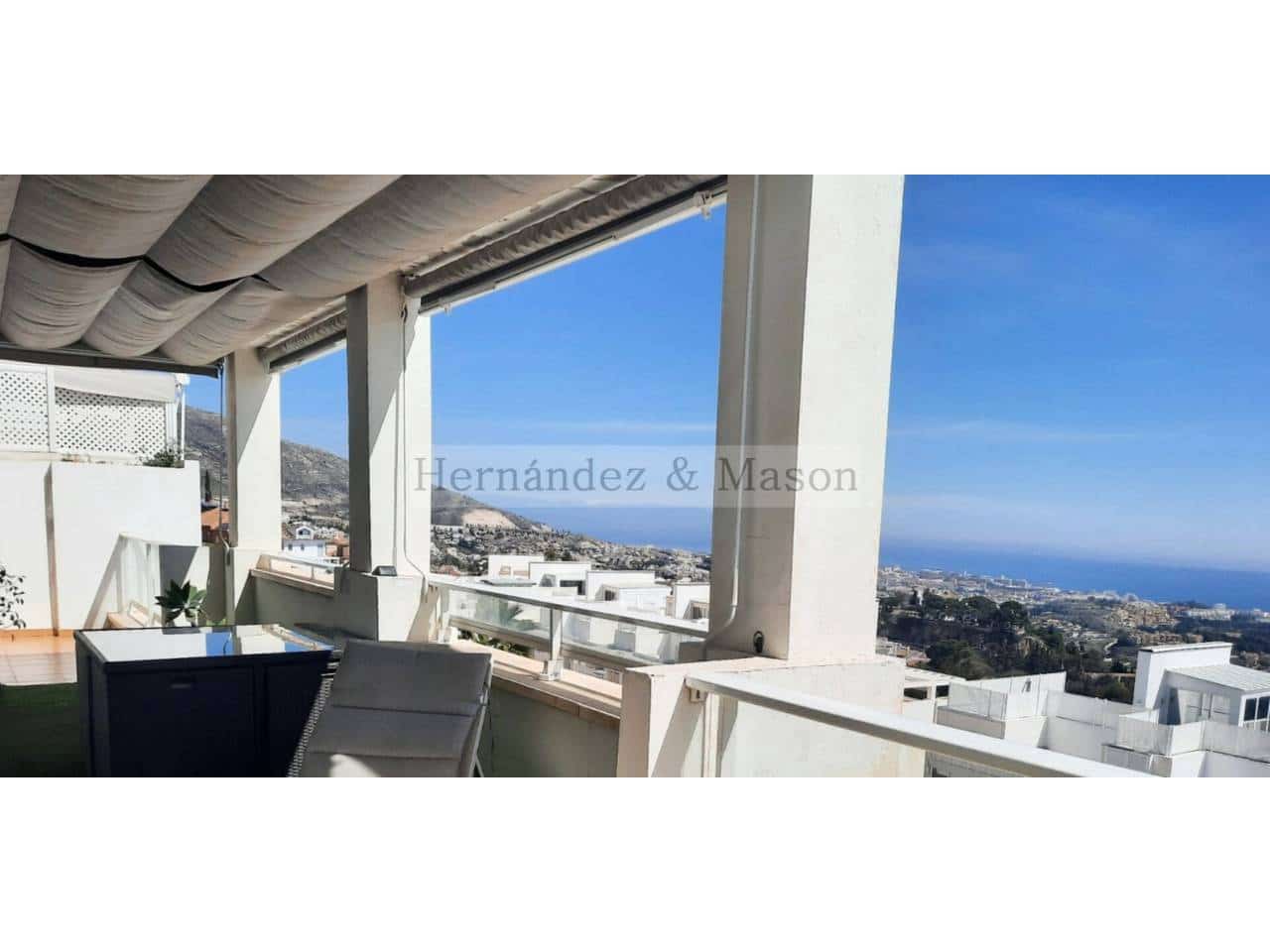 Ático de 2 habitaciones en Benalmádena en venta - 593.000 € (Ref: 9022905)