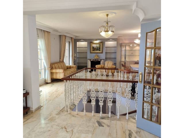 4 quarto Apartamento para venda em Fuengirola com piscina garagem - 1 275 000 € (Ref: 9073051)