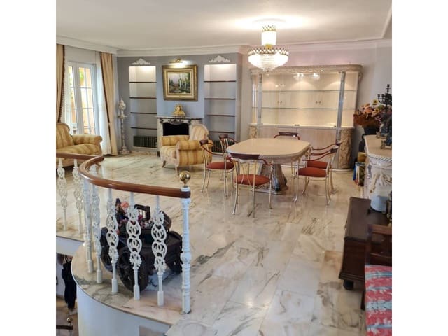 4 quarto Apartamento para venda em Fuengirola com piscina garagem - 1 275 000 € (Ref: 9073051)