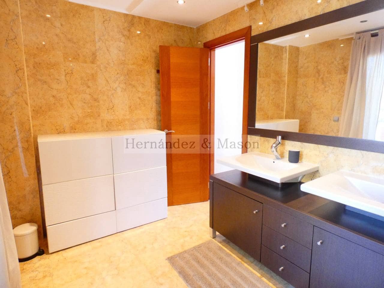 3 makuuhuone Huvila myytävänä paikassa Benalmadena mukana uima-altaan 
autotalli - 730 000 € (Ref: 9217781)