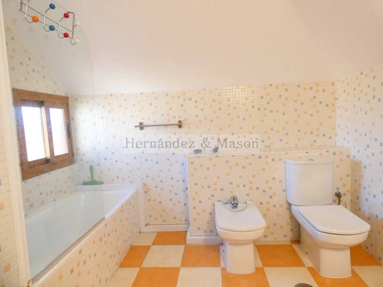 3 makuuhuone Huvila myytävänä paikassa Benalmadena mukana uima-altaan 
autotalli - 730 000 € (Ref: 9217781)