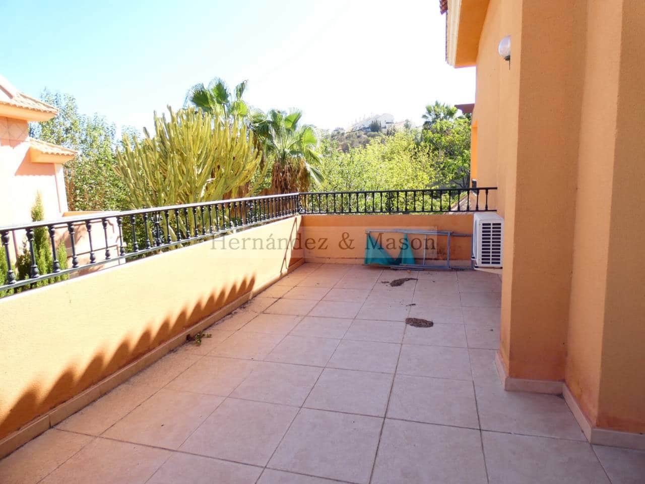 3 makuuhuone Huvila myytävänä paikassa Benalmadena mukana uima-altaan 
autotalli - 730 000 € (Ref: 9217781)