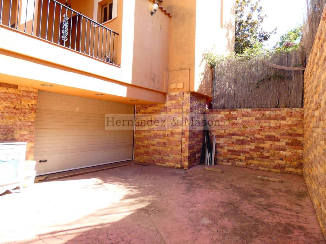 3 makuuhuone Huvila myytävänä paikassa Benalmadena mukana uima-altaan 
autotalli - 730 000 € (Ref: 9217781)