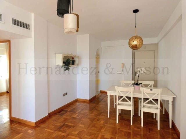 2 slaapkamer Flat te huur in Puerto Marina, Benalmádena met zwembad garage - € 1.300 (Ref: 9374956)