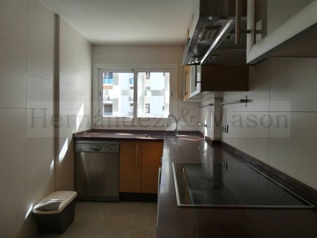 2 slaapkamer Flat te huur in Puerto Marina, Benalmádena met zwembad garage - € 1.300 (Ref: 9374956)