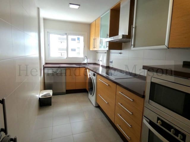 2 slaapkamer Flat te huur in Puerto Marina, Benalmádena met zwembad garage - € 1.300 (Ref: 9374956)